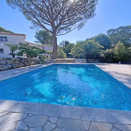 3 Pieces Climatisee, Terrasse, Piscine, Proche Commerces Et Centre-ville - - Fr-1-780-64 *