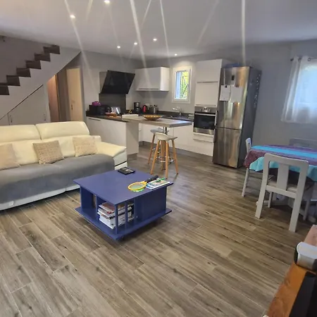 3 Pieces Climatisee, Terrasse, Piscine, Proche Commerces Et Centre-ville - - Fr-1-780-64 Holiday home *
