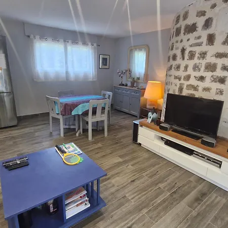 3 Pieces Climatisee, Terrasse, Piscine, Proche Commerces Et Centre-ville - - Fr-1-780-64 * Sainte-Maxime