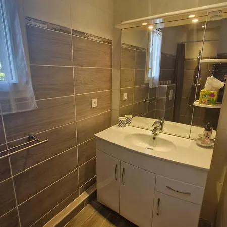 3 Pieces Climatisee, Terrasse, Piscine, Proche Commerces Et Centre-ville - - Fr-1-780-64 Holiday home
